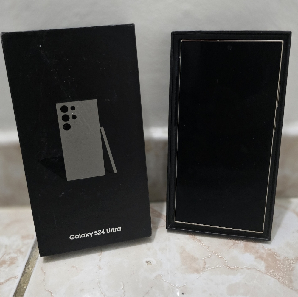 Samsung Galaxy S24 Ultra 256GB S928U Titanium Gray Unlocked